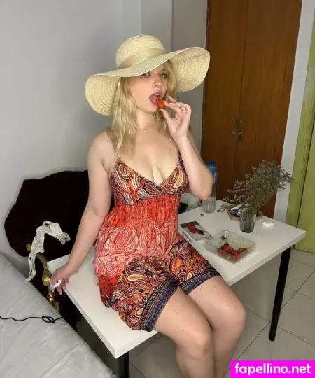 Rosie Titties OnlyFans Thumbnail #VxyFhoKbv5