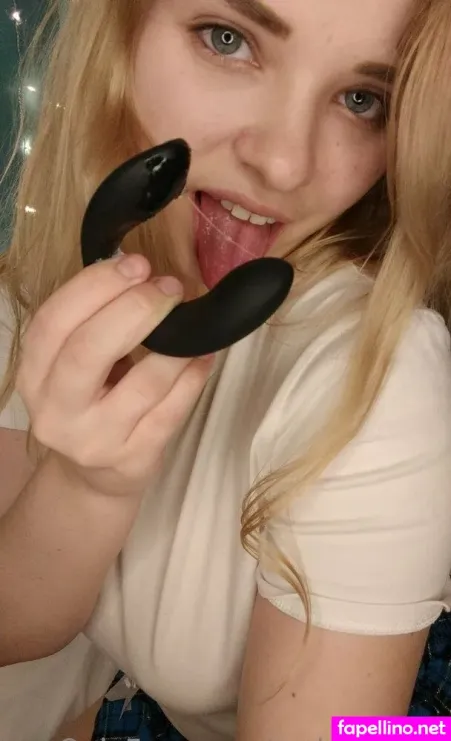 Rosie Wettie OnlyFans Thumbnail #EsyjQXWM9v