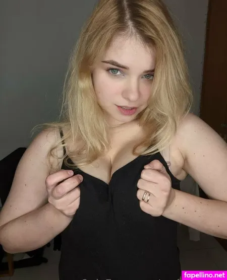 Rosie Wettie OnlyFans Thumbnail #qQ5p65m3i8