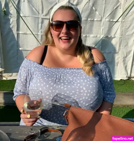 Rosie Wise 1 OnlyFans Thumbnail #LxwJ7QV9J5