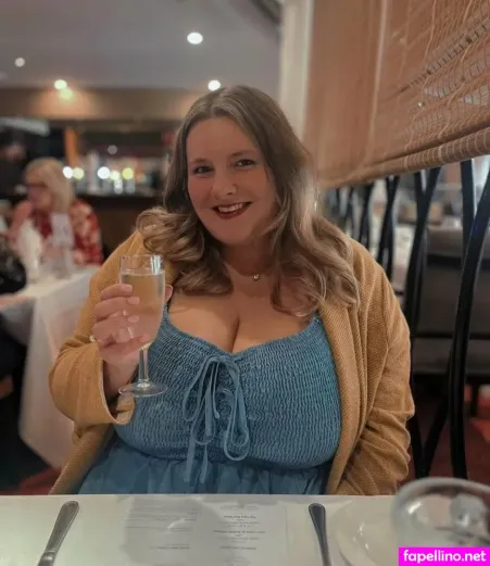 Rosie Wise 1 OnlyFans Thumbnail #duYkF40MNF