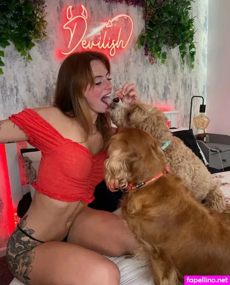 Rosiebaker OnlyFans Thumbnail #jWzJ28jbai