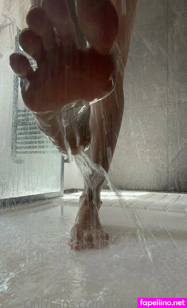 rosiecheeks33, rosiecheeks333 Nude Leaked OnlyFans Photo #0Kehh4bAnQ