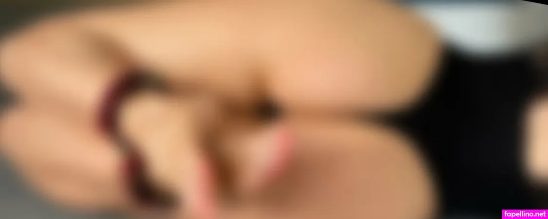 Rosiecheeks33 OnlyFans Thumbnail #0NNlEuvcHm