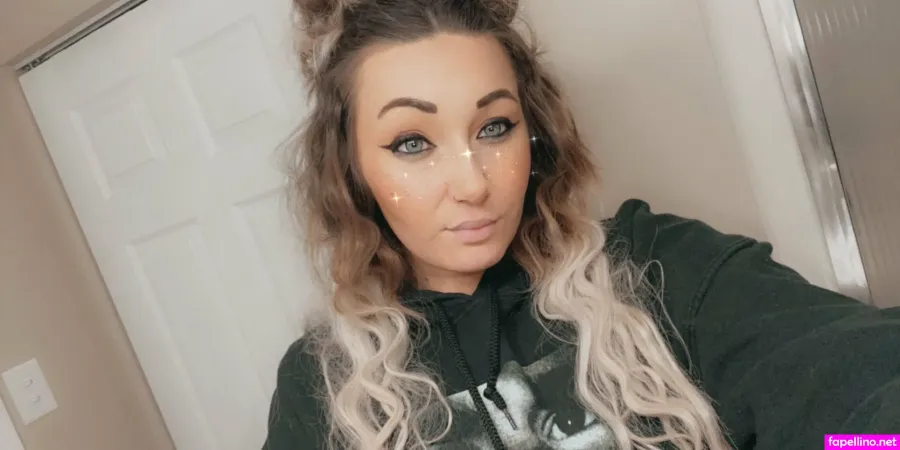 Rosiee Mquinn OnlyFans Thumbnail #v1oQEXmr9b