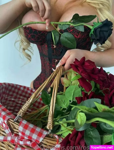 Rosieeharper OnlyFans Thumbnail #UHZ97zPMm5