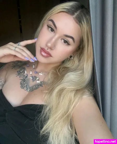 Rosieholt OnlyFans Thumbnail #t98KI7VDkI