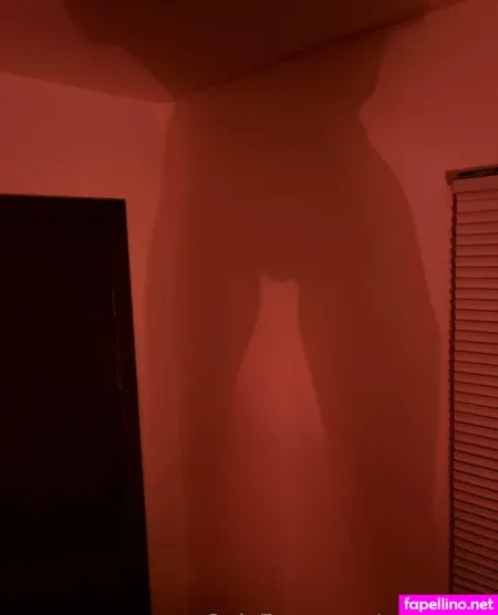 Rosiehues OnlyFans Thumbnail #WU8vxzEBbE