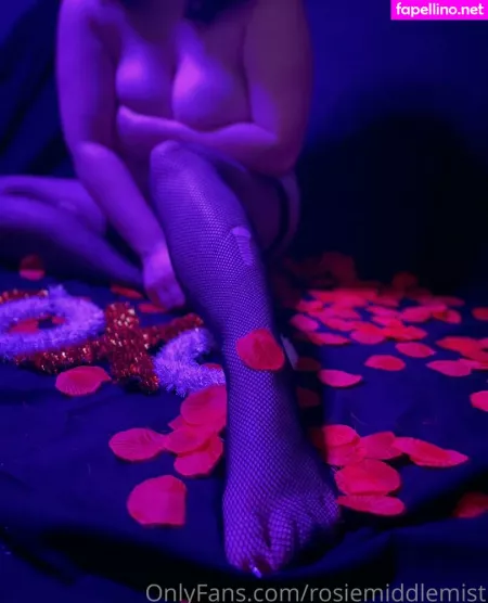Rosiemiddlemist OnlyFans Thumbnail #c3FzpNz84V