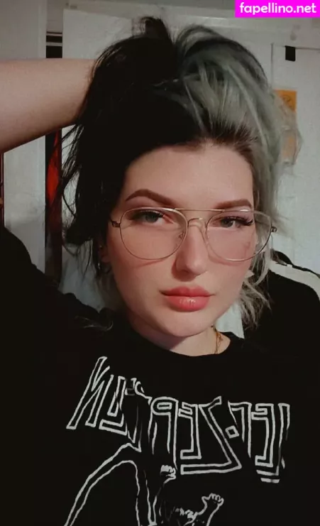 Roslyntaber OnlyFans Thumbnail #Fxet9DgTZ2