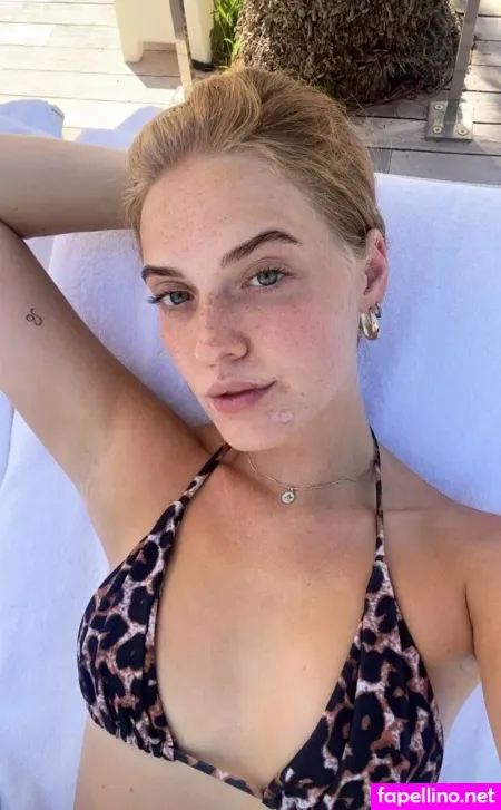 Rosmarie Sz OnlyFans Thumbnail #Bbl5JZvdPf