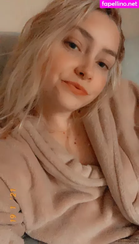 Rosy Blondbabe OnlyFans Thumbnail #4bW8fYlHMW