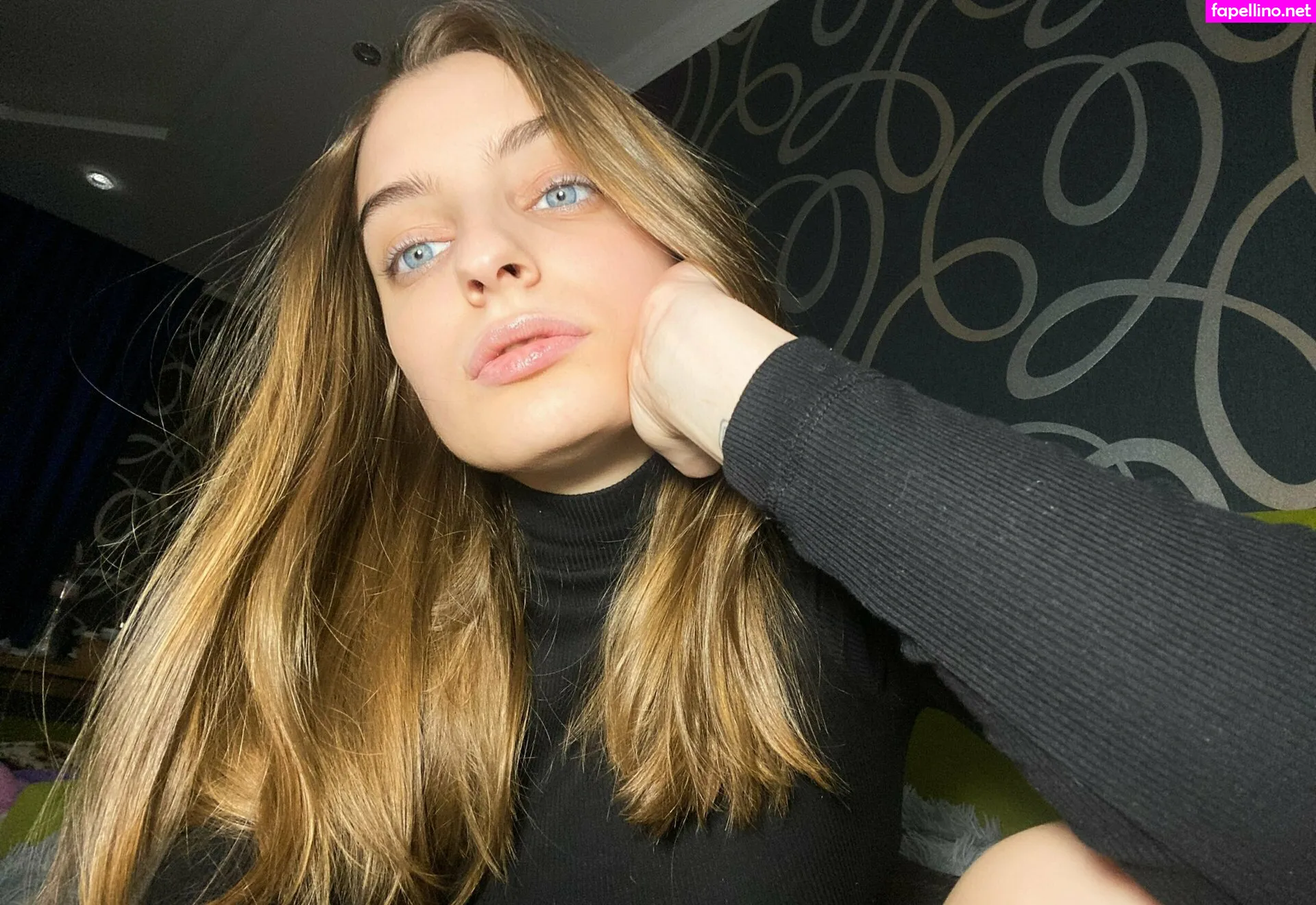 rosyxoxvip, royaltyvip_ Nude Leaked OnlyFans Photo #HqwZys8Pml