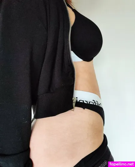 Rouvak OnlyFans Thumbnail #1djxsiwpcE