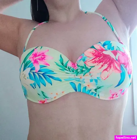 Rouvak OnlyFans Thumbnail #J1VXnWCKxf