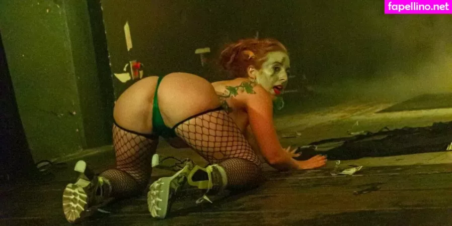 Rowanfox OnlyFans Thumbnail #My45dM9qv9