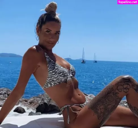 Roxan Hughes OnlyFans Thumbnail #cdavqlyv4U