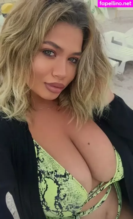 Roxana Elena OnlyFans Thumbnail #1NMt8RKTot