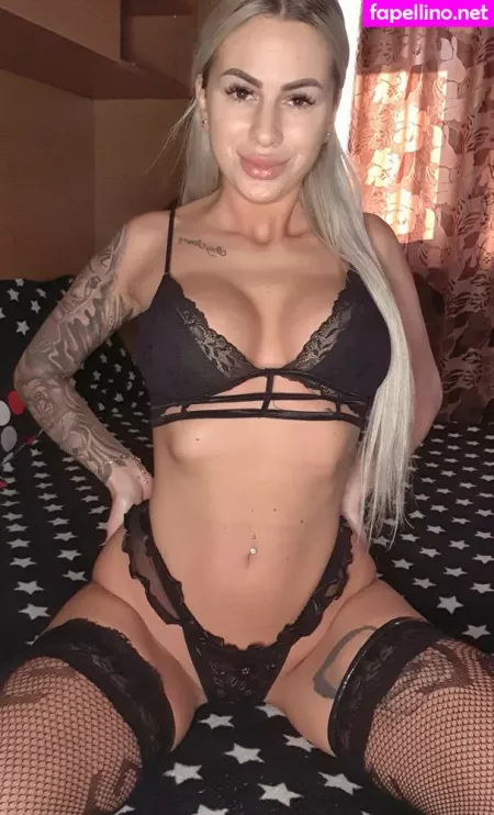 Roxanaa23 OnlyFans Thumbnail #8uBW5TOKxm