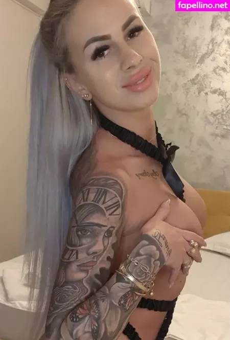 Roxanaa23 OnlyFans Thumbnail #VqqJNziEeF