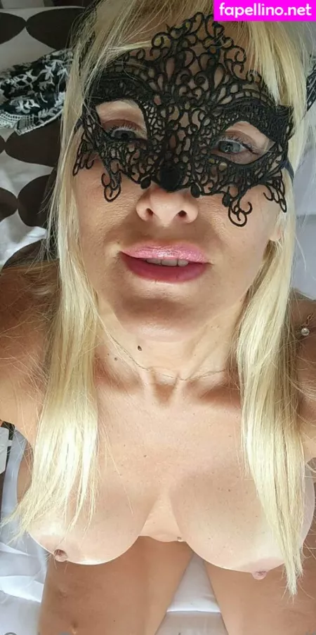 Roxanamoll OnlyFans Thumbnail #UDE4AFuxRt