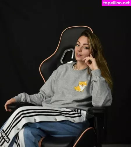 Roxane Asmr OnlyFans Thumbnail #JJbMKZVDBX