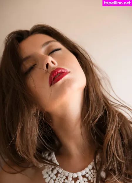 Roxanna June OnlyFans Thumbnail #07qn0yvcMT