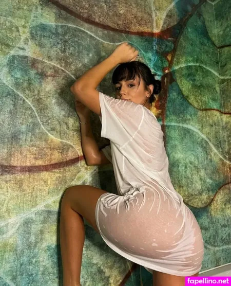 Roxanne 05 OnlyFans Thumbnail #BWb4DXsvvt