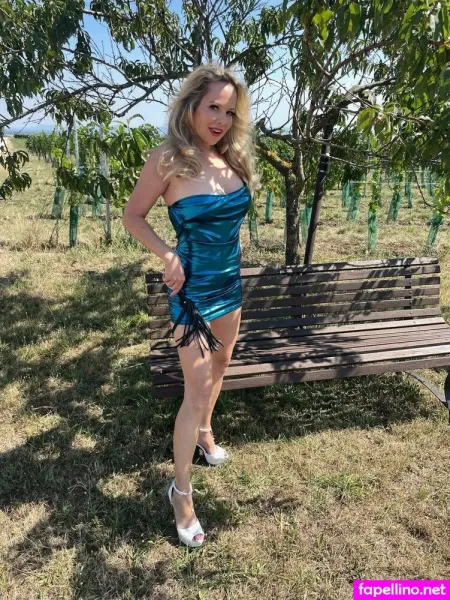 Roxanne Austria Main Profile Photo