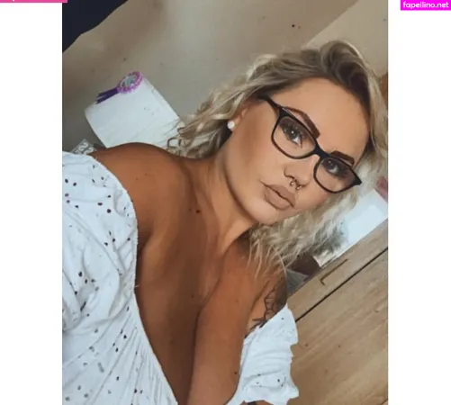 Roxanne Collacott OnlyFans Thumbnail #5pWXGWMDLA