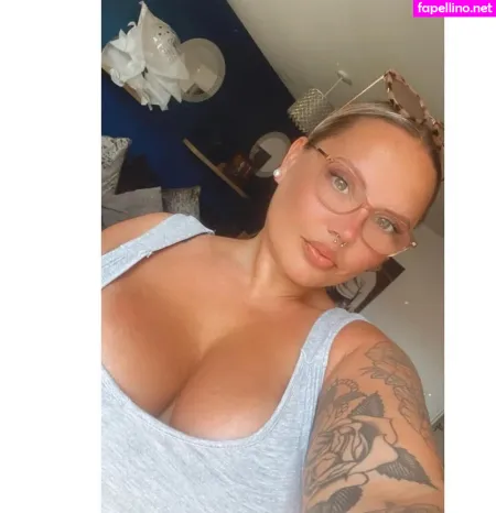Roxanne Collacott OnlyFans Thumbnail #A4tRzuNj2A