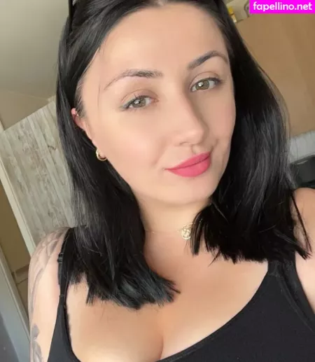 Roxanne Heaven 1 OnlyFans Thumbnail #2fcMhB62Uo