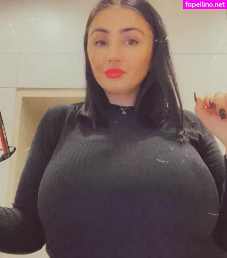 Roxanne Heaven 1 OnlyFans Thumbnail #2zVEwuCFzx