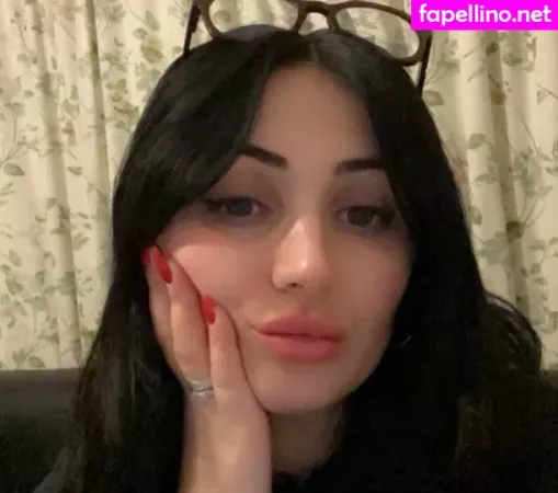 Roxanne Heaven 1 OnlyFans Thumbnail #4lCh8JWqYw