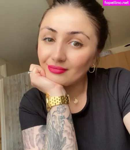 Roxanne Heaven 1 OnlyFans Thumbnail #IGNn5KaNWi