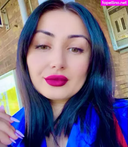 Roxanne Heaven 1 OnlyFans Thumbnail #J5U1dxZfc7
