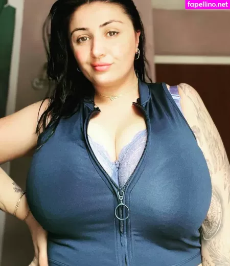 Roxanne Heaven 1 OnlyFans Thumbnail #f3onwFgcw6