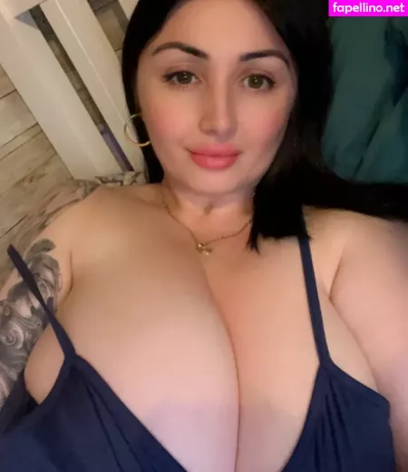 Roxanne Heaven 1 OnlyFans Thumbnail #hmChjYh5th