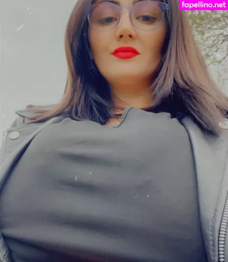 Roxanne Heaven 1 OnlyFans Thumbnail #upNT8k4tV5
