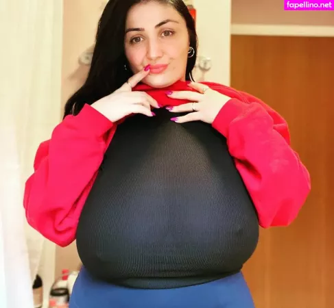 Roxanne Heaven 1 OnlyFans Thumbnail #w0BQD51wzp