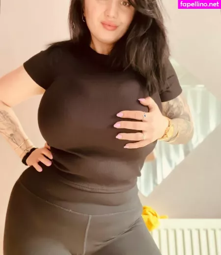 Roxanne Heaven 1 OnlyFans Thumbnail #wvGqIXSNa6
