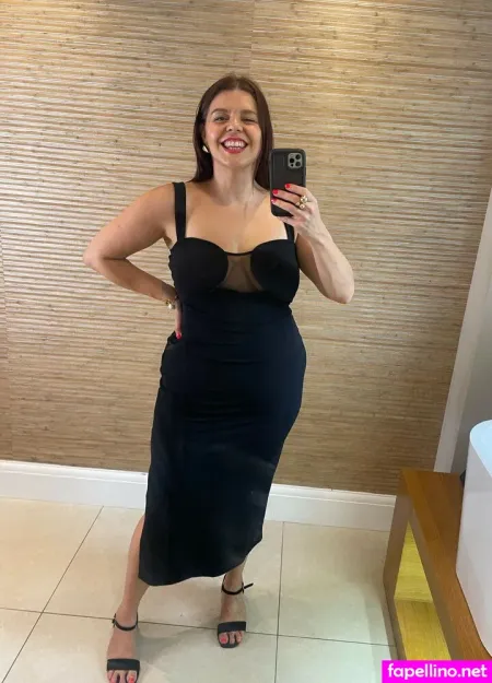 Roxanne Hoyle OnlyFans Thumbnail #F3X8nzgkm0