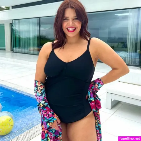 Roxanne Hoyle OnlyFans Thumbnail #dmlLn5RM0g