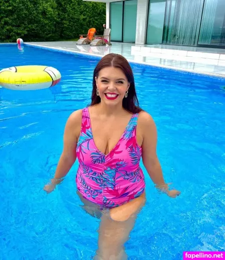 Roxanne Hoyle OnlyFans Thumbnail #rMD2RlxfGO