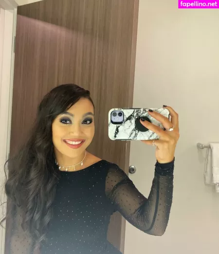 Roxanne Perez OnlyFans Thumbnail #V7VZcJ97Gg