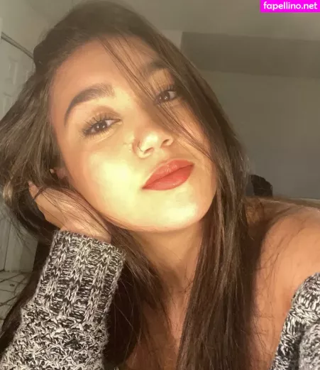 Roxanne Perez OnlyFans Thumbnail #tGQa2AewF5