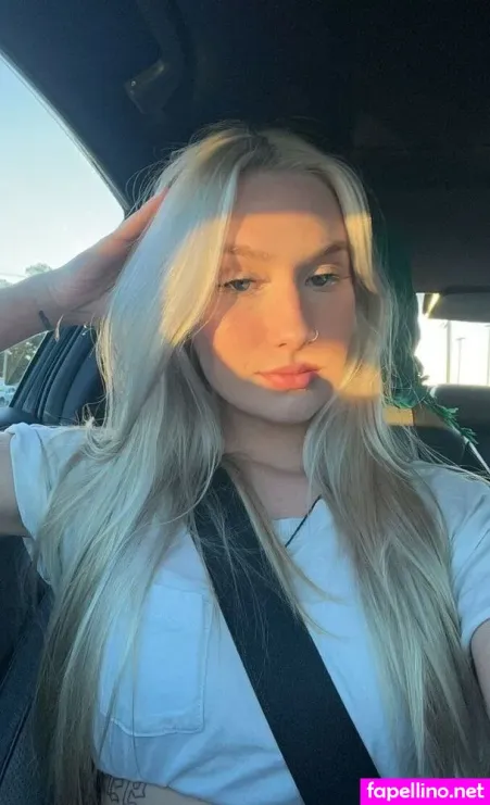 Roxanne Rhodes OnlyFans Thumbnail #AkBQTVfYeQ