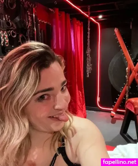 Roxanne Wolf OnlyFans Thumbnail #xewTrXLp7i