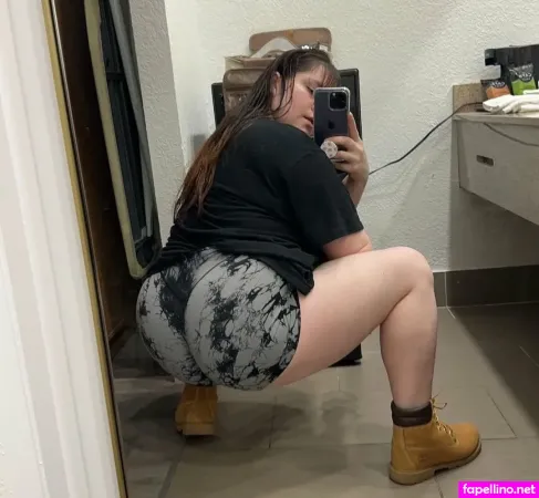 Roxanne OnlyFans Thumbnail #6xMjH81cOs