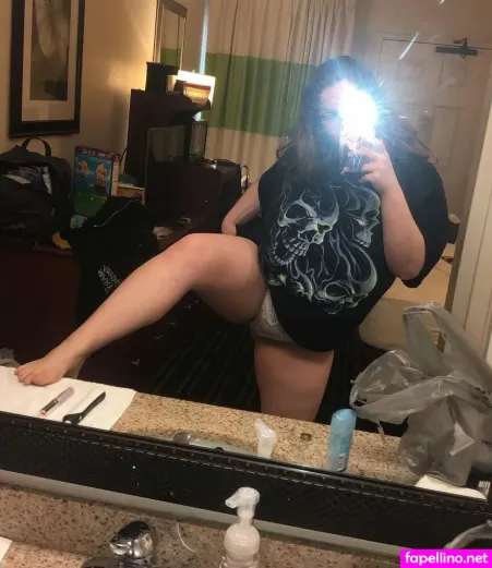 Roxanne OnlyFans Thumbnail #CPtbqQUMwa